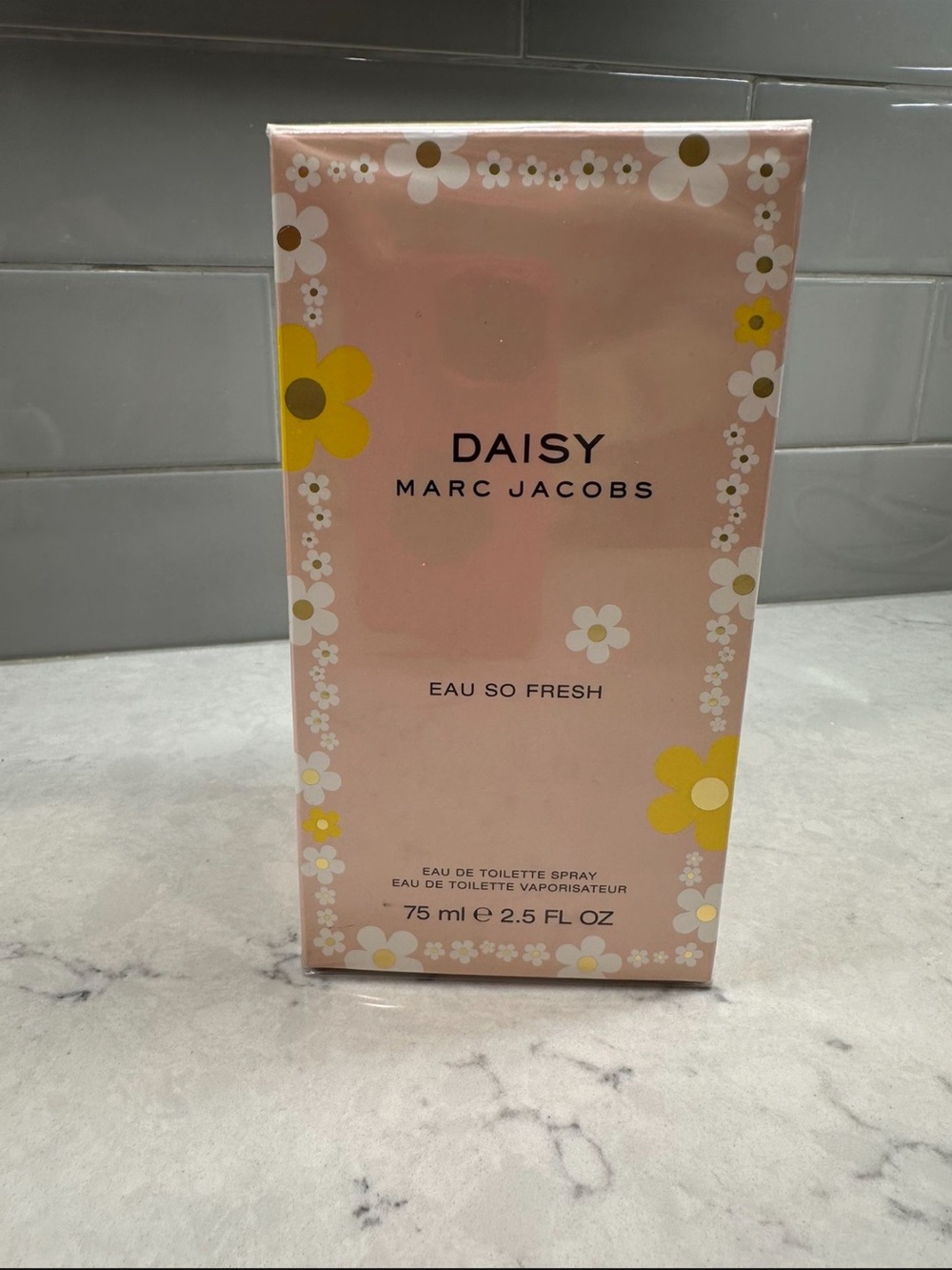 New Marc Jacobs Pink & Yellow Daisy 2.5oz sealed